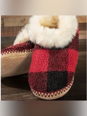 🍁New Red & Black Buffalo Plaid Check Faux Fur Comfy Women's Slippers🍁